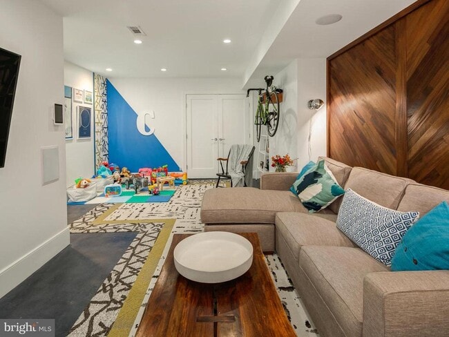 Building Photo - 1450 T St NW