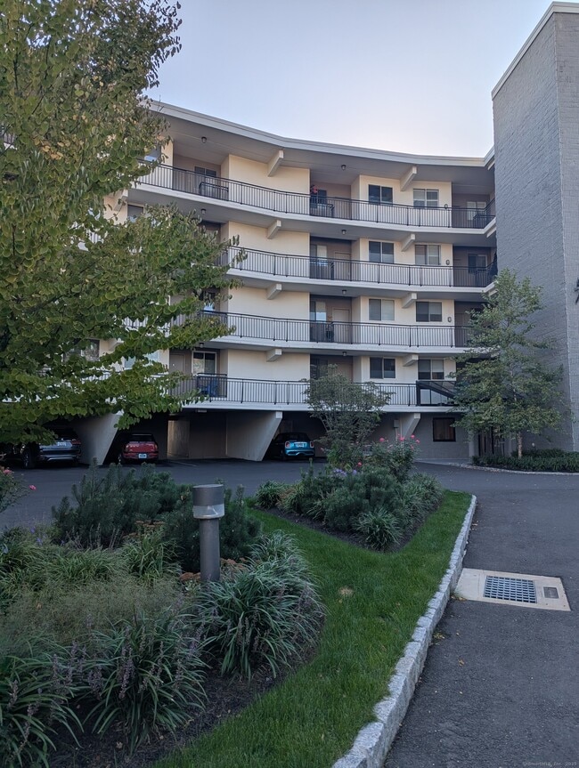 Building Photo - 100 Seaview Ave