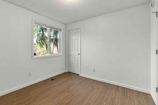 Building Photo - 14520 NW Hunters Dr