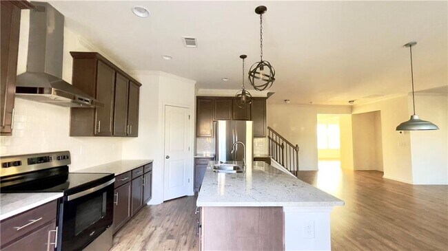 Building Photo - 5406 Town Square Way