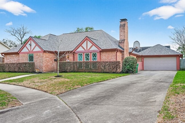 Building Photo - 6207 Claridge Dr