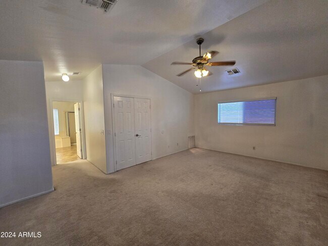 Building Photo - 913 W Sun Coast Dr