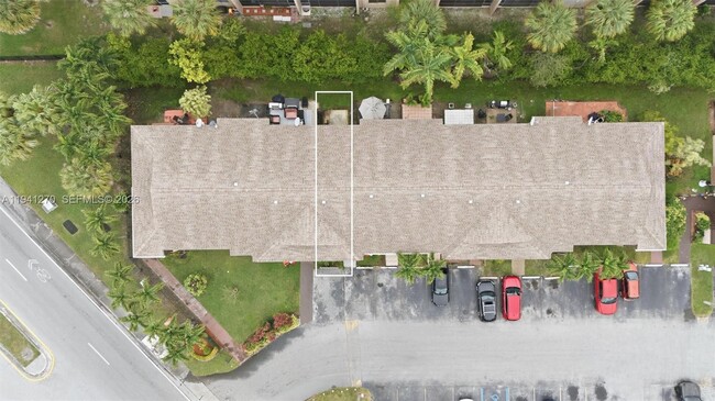 Building Photo - 6850 NW 173rd Dr