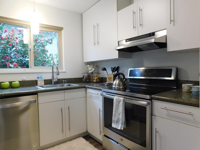 Building Photo - 3608 14th Ave W
