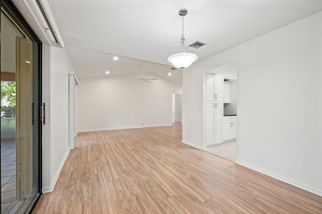 Building Photo - 13511 Jonquil Pl