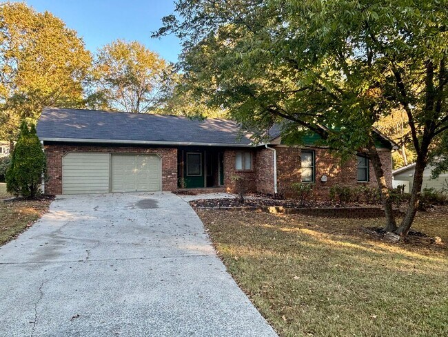 Primary Photo - 2021 N Oak Dr