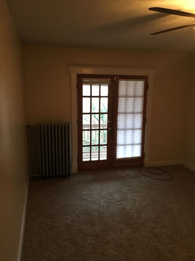 Building Photo - 1445