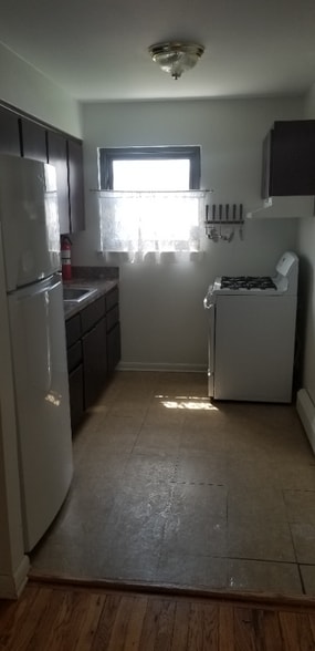 Building Photo - 401 US-22