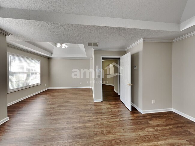 Building Photo - 3830 Rivendell Ln