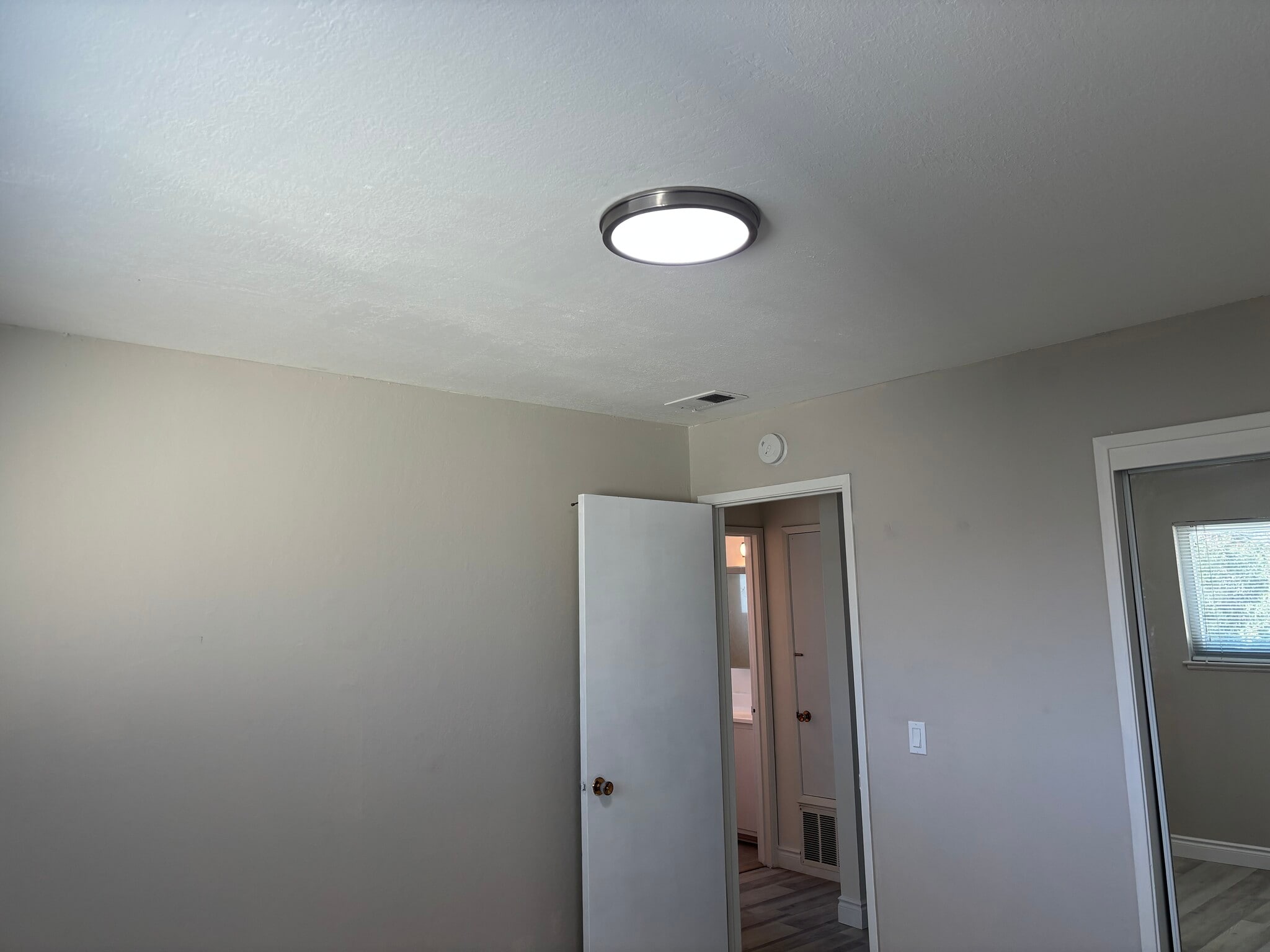 Building Photo - 643 Bolton Ct