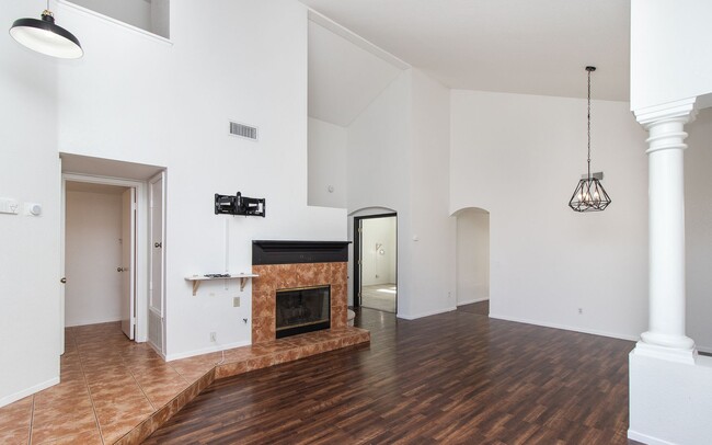 Building Photo - Updated Rancho Del Oro 3 bedroom 2 bath home