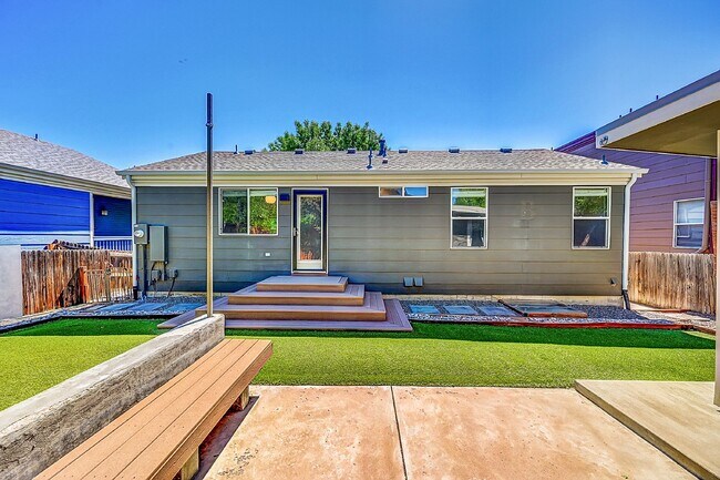 Building Photo - 2,940.95,  3-Bedroom, 1-bathroom Home In Erie with Stunning Backyard Space!