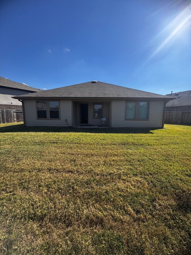 Building Photo - 5515 Russett Bay Ct