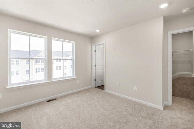 Building Photo - 118 Milburn Dr
