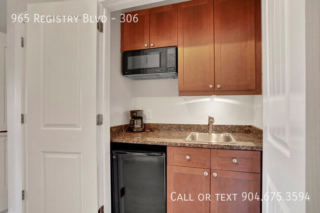 Building Photo - 965 Registry Blvd