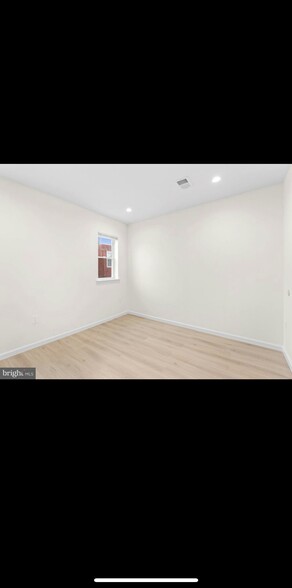 Building Photo - 5642 Matthews St