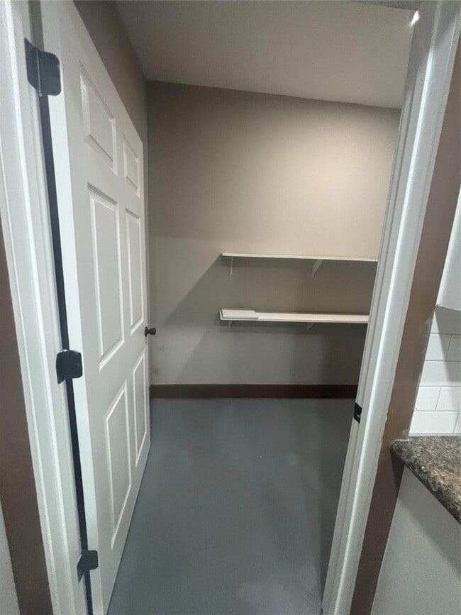 Building Photo - 9480 Plum Grove Rd