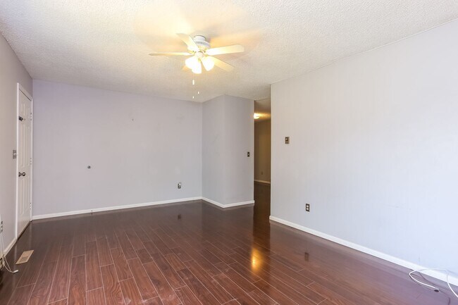 Building Photo - 824 Kimball Rd