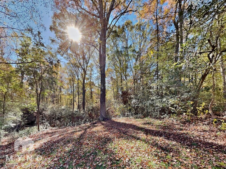 Building Photo - 546 Hardy Way