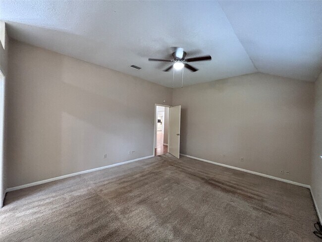 Building Photo - 15231 Cabots Landing Dr