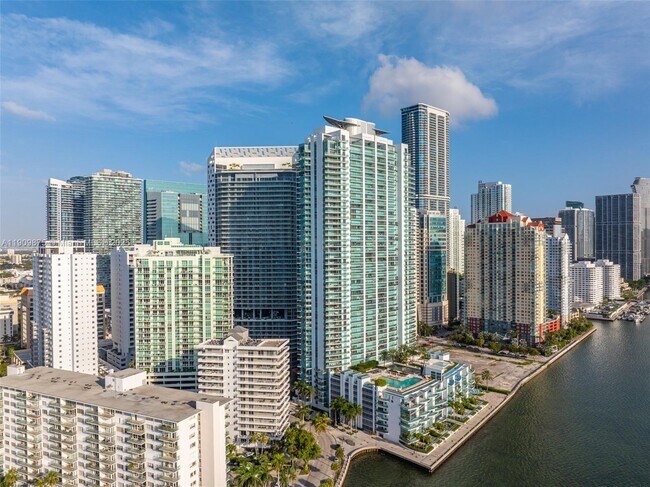Building Photo - 1331 Brickell Bay Dr