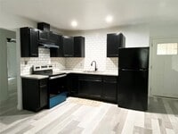 Building Photo - 906 Eagle Ave