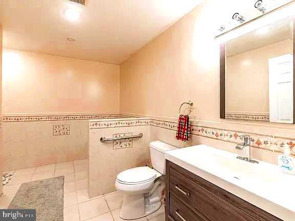 Building Photo - 21209 Seneca Crossing Dr