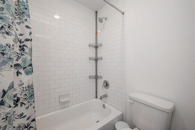 Building Photo - 430 W Cascade Heights Dr