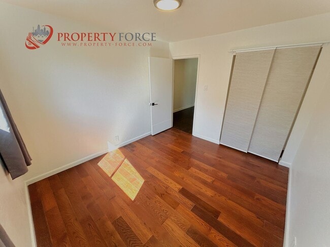 Building Photo - 2 Bedroom 1 Bath - Nicely Updated home wit...
