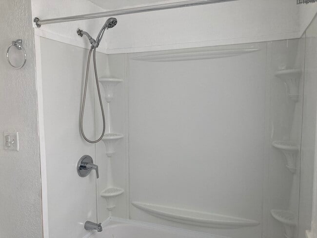 Building Photo - 501 W Columbia Ter