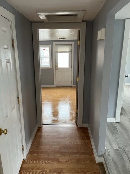 Building Photo - 26 Washburn St