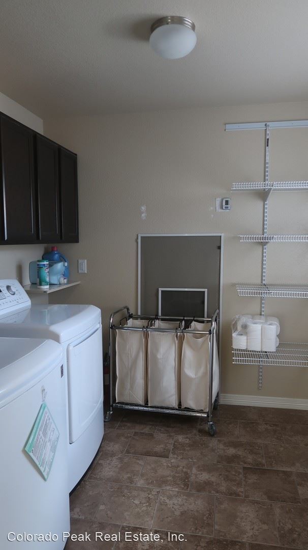 Building Photo - 4 br, 3 bath House - 7874 Pinfeather Dr