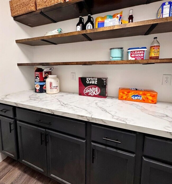 Building Photo - Beautifully Renovated 3bd/2ba home in Portales; Available 8/1/26