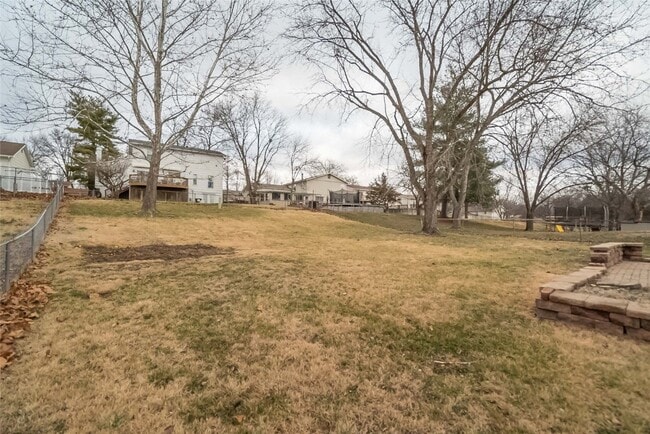 Building Photo - 335 Parma Dr