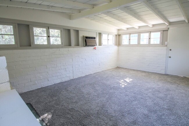Building Photo - Remodeled 3-Bed Charmer Steps from Ventura Blvd