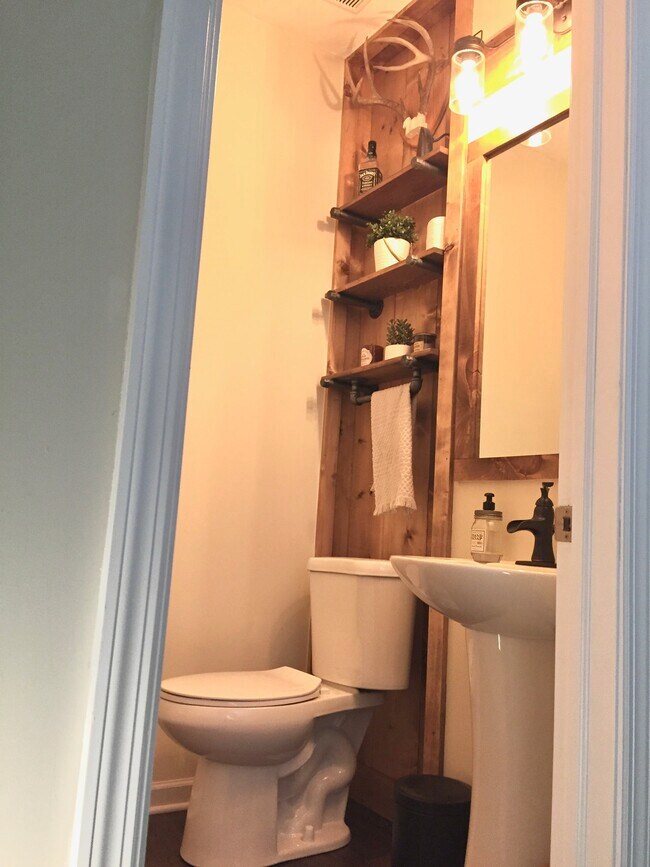 Building Photo - 19 Remington Dr