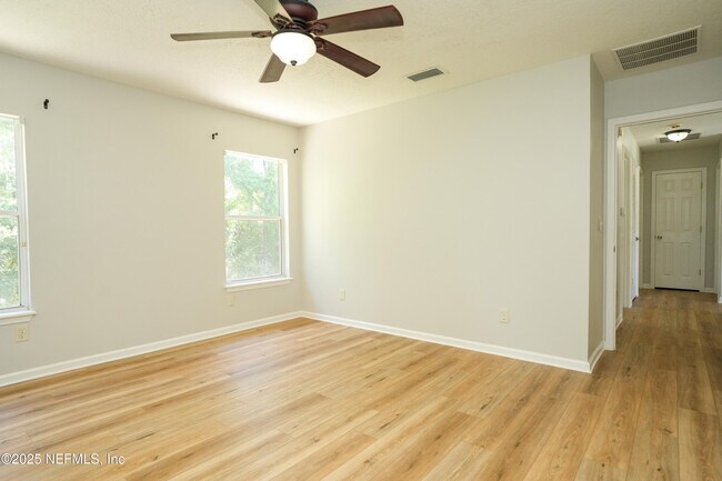 Building Photo - 348 W Tropical Trce