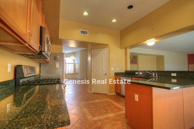 Building Photo - Large 5 Bedroom in Star Valley