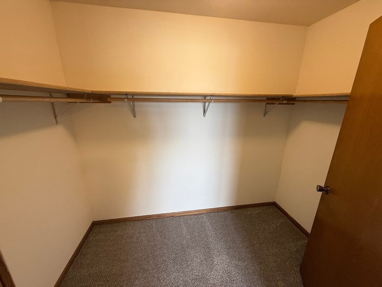 Building Photo - 1908 Fox Run