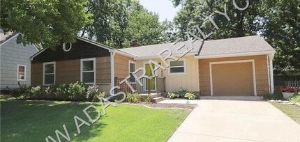 Building Photo - Beautiful 3 Bed 1 Bath in Prairie Village-Available in JULY!!
