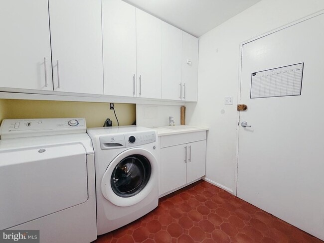 Building Photo - 1317 Mettler Rd