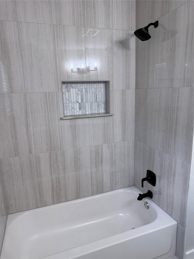 Building Photo - 6518 Briar Terrace Dr