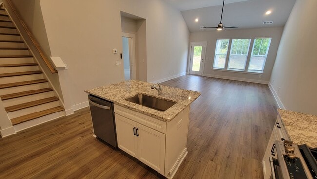 Building Photo - 3 Bed, 3 Bath Townhome Available in Boilin...