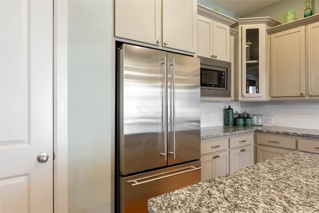 Building Photo - 1016 Peacock Blvd