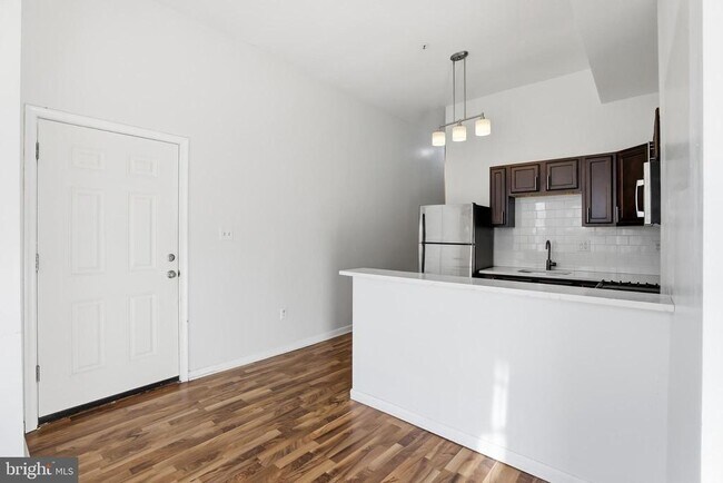 Building Photo - 1912 9th St NW