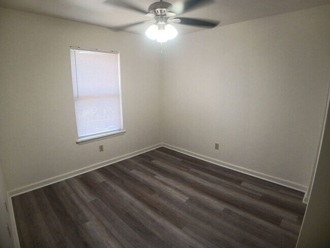 Building Photo - 237 Pheasant Run Dr