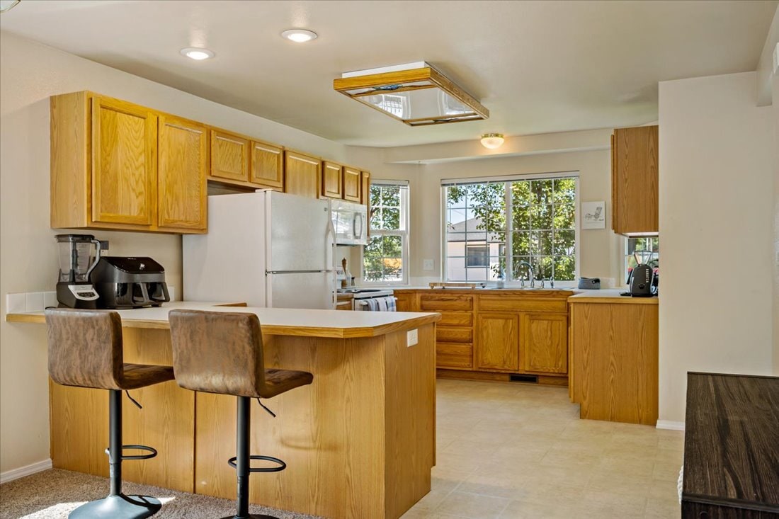 Building Photo - 3013 W Pleasanton Ave