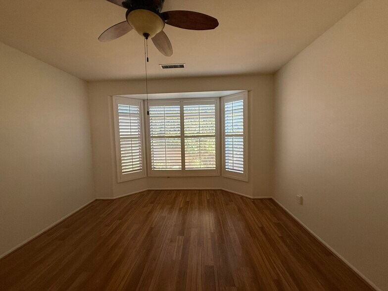 Building Photo - 21735 N Limousine Dr