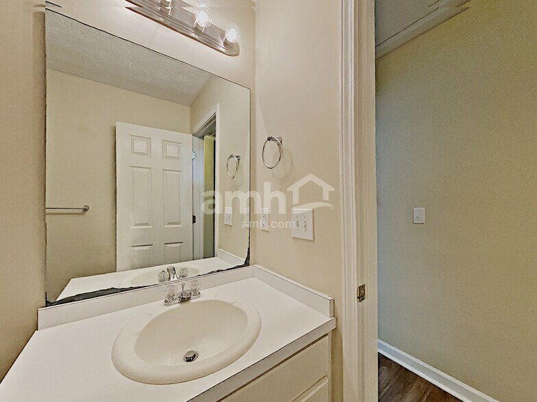 Building Photo - 445 Allens Landing Ct