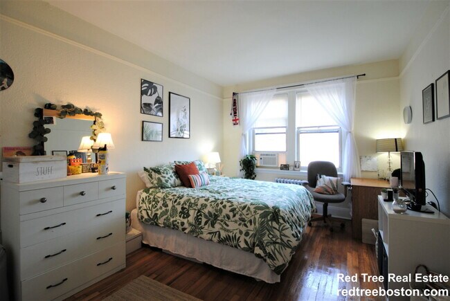 Building Photo - 28 Colborne Rd